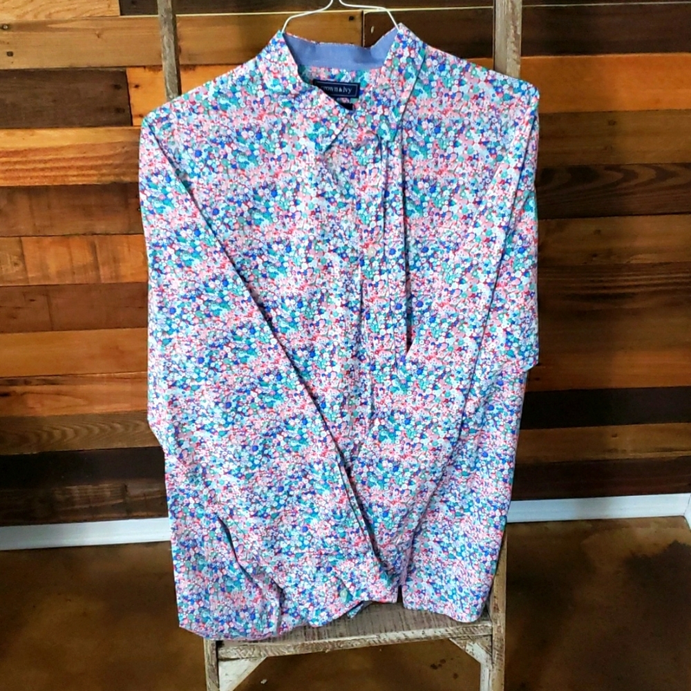 Crown & Ivy long sleeve button down